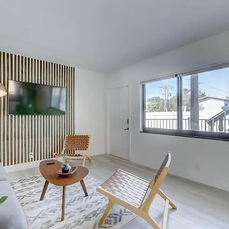 Chic Retreat: 2Br Apartment! 劳德代尔堡 外观 照片